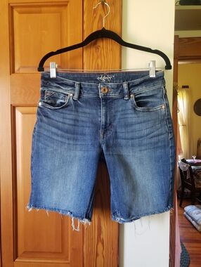 NWOT Edgely Mid Rise Bermuda Blue Denim Cutoff Women's Shorts 6
